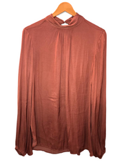 Top Size Large chest 21 length 27