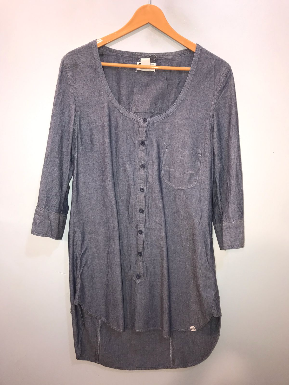 Long shirt Size Small Chest 18/19 length 34